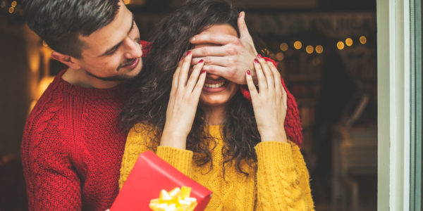 Offrir un cadeau à sa petite amie